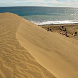 maspalomas_dunes_and_beach_-_febr_2011_-053