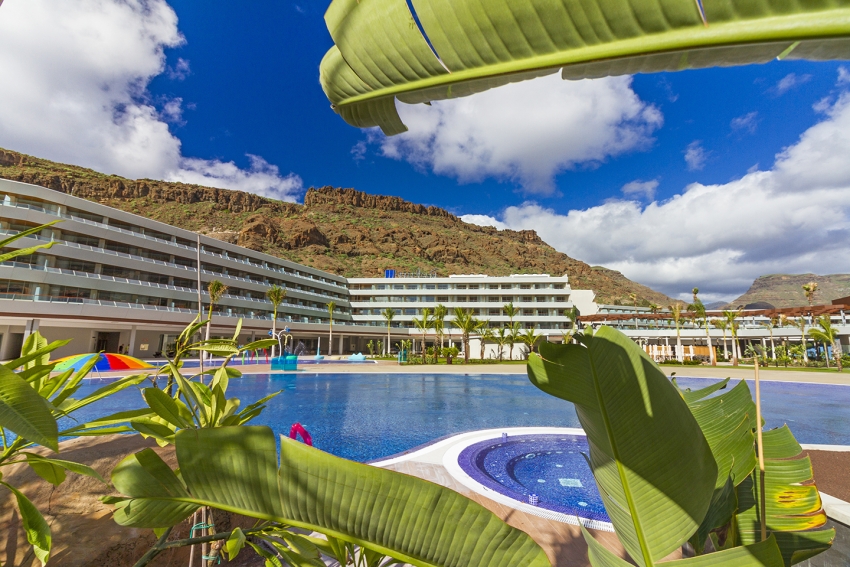 TGran Canaria's Newest Hotel: The Radisson Blu at Mog&aacute;n