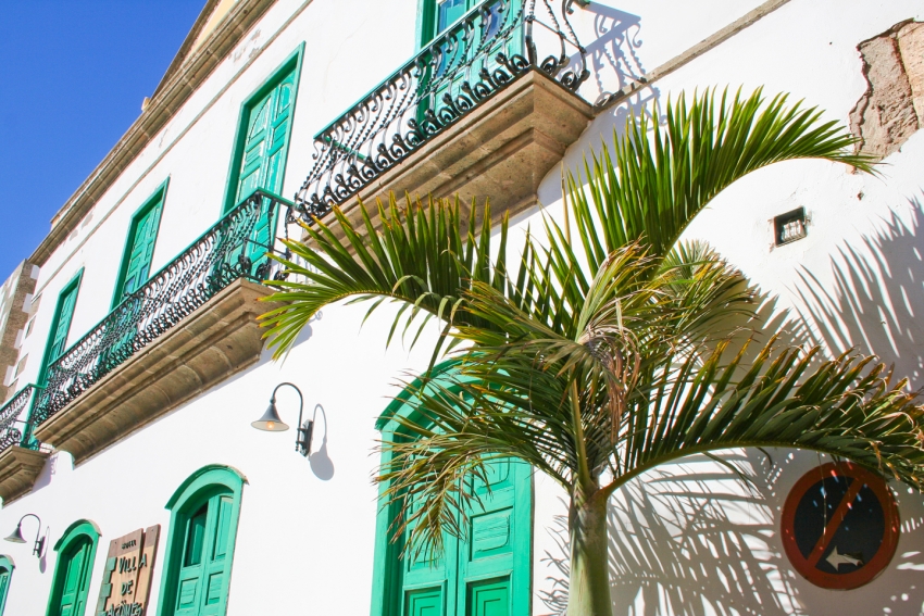 Ag&uuml;imes Hill Town